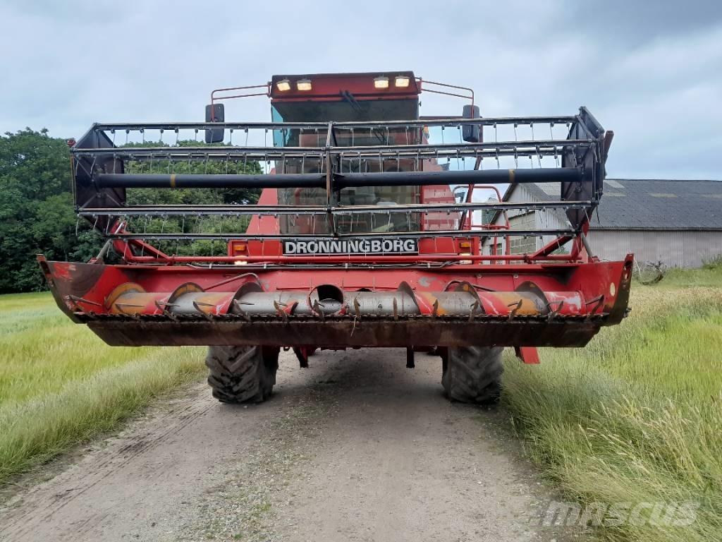Dronningborg D 7500 Derliaus nuėmimo kombainai