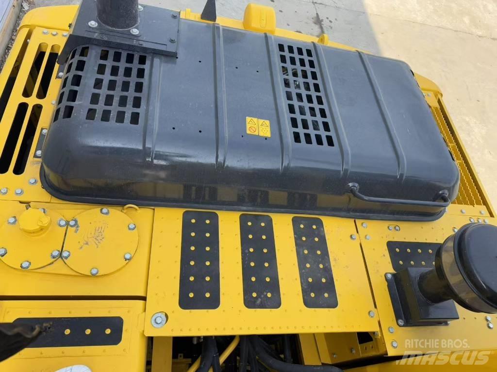 Komatsu PC 200-8N1 Vikšriniai ekskavatoriai