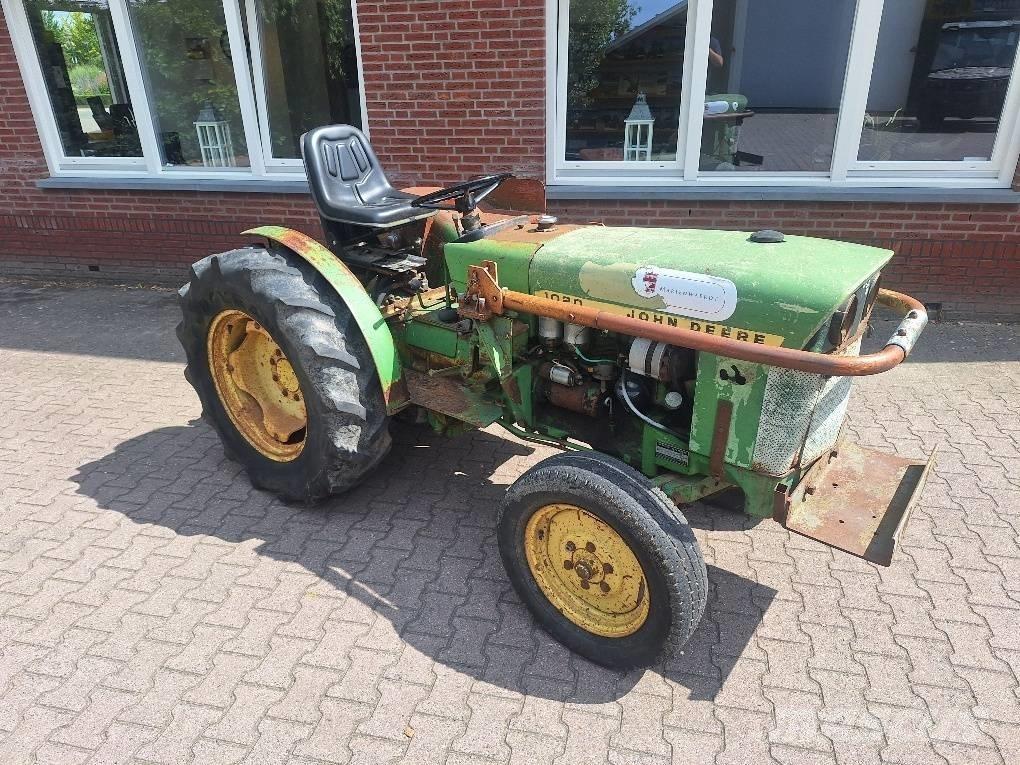 John Deere 1020 Traktoriai