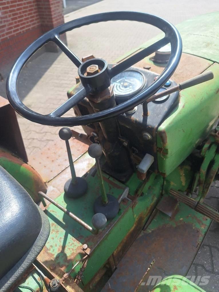 John Deere 1020 Traktoriai