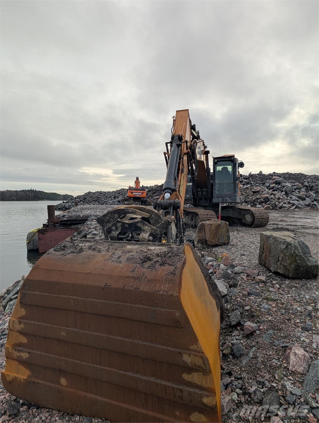 CASE CX 245D SR Vikšriniai ekskavatoriai