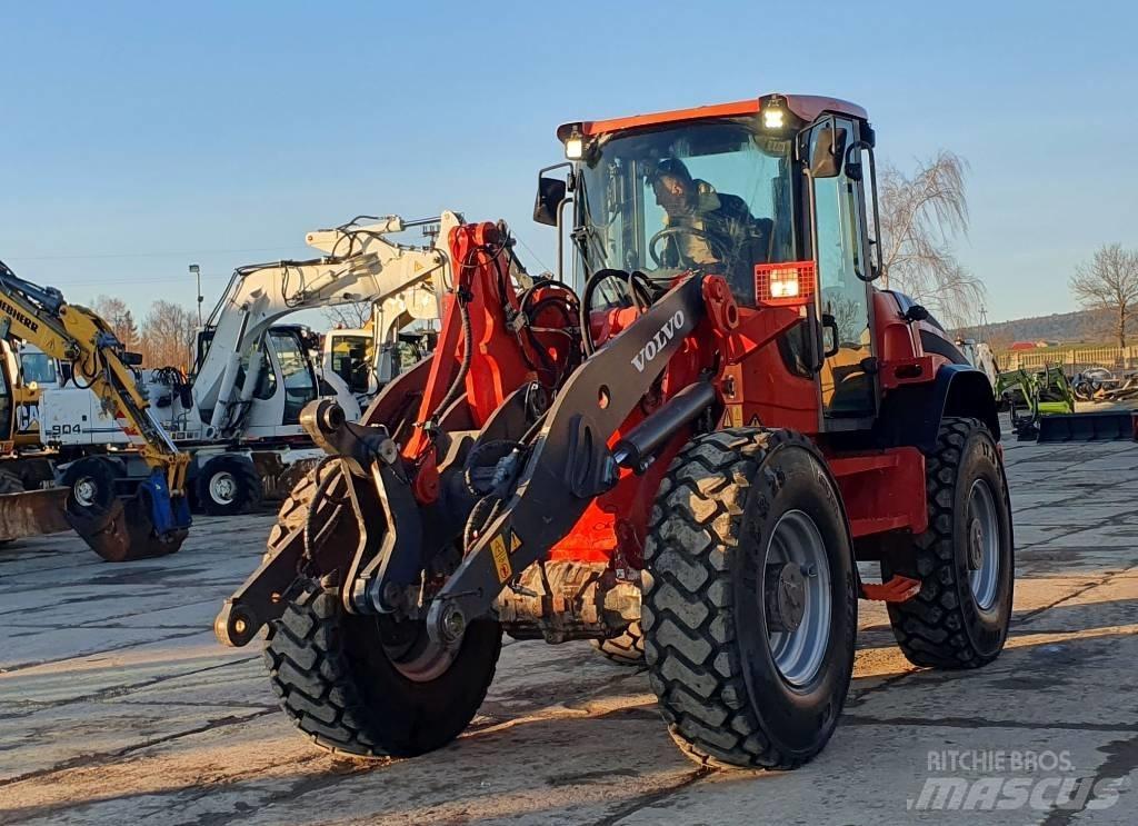 Volvo L 50 F Naudoti ratiniai krautuvai