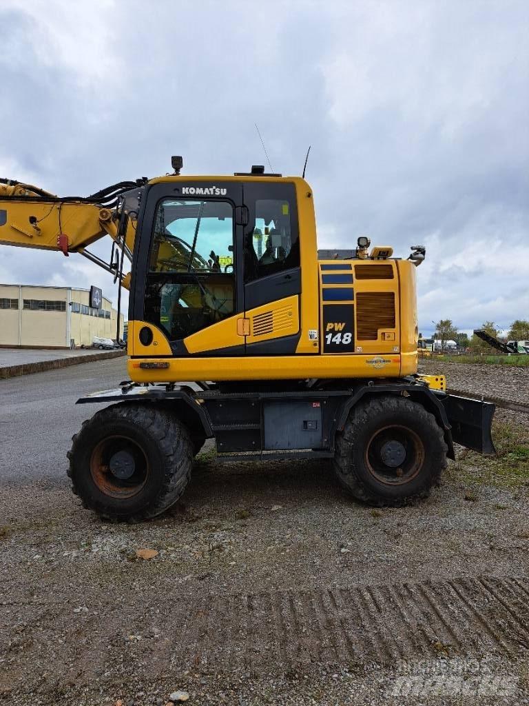 Komatsu PW148-11 Ratiniai ekskavatoriai