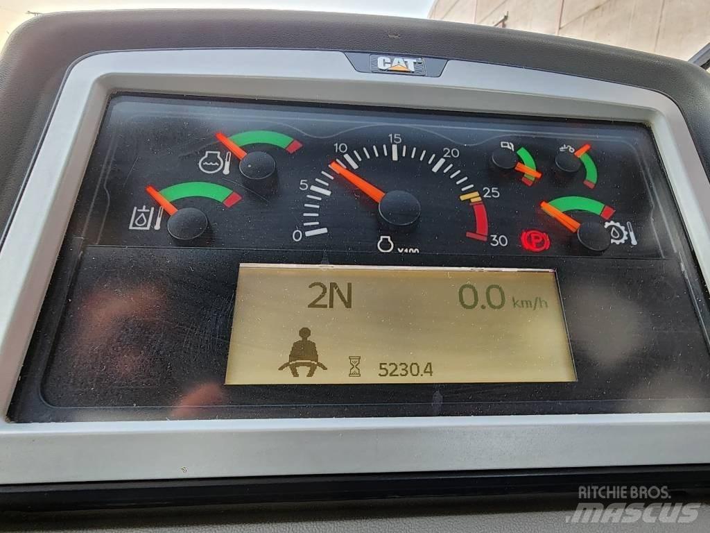 CAT 972 M Naudoti ratiniai krautuvai