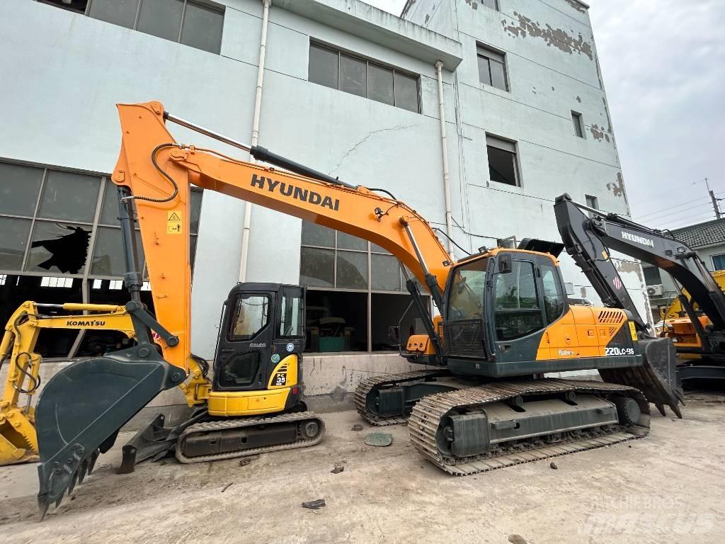 Hyundai 220LC-9 Vikšriniai ekskavatoriai