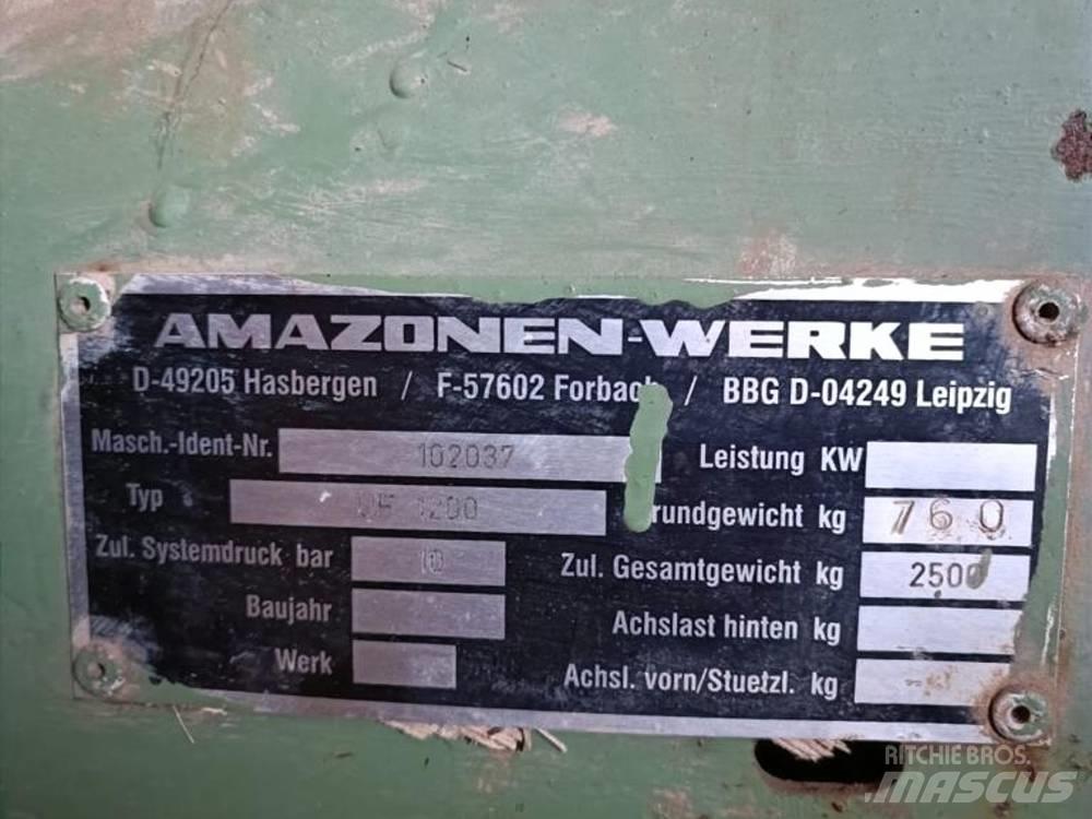 Amazone UF 1200 Įmontuoti purkštuvai