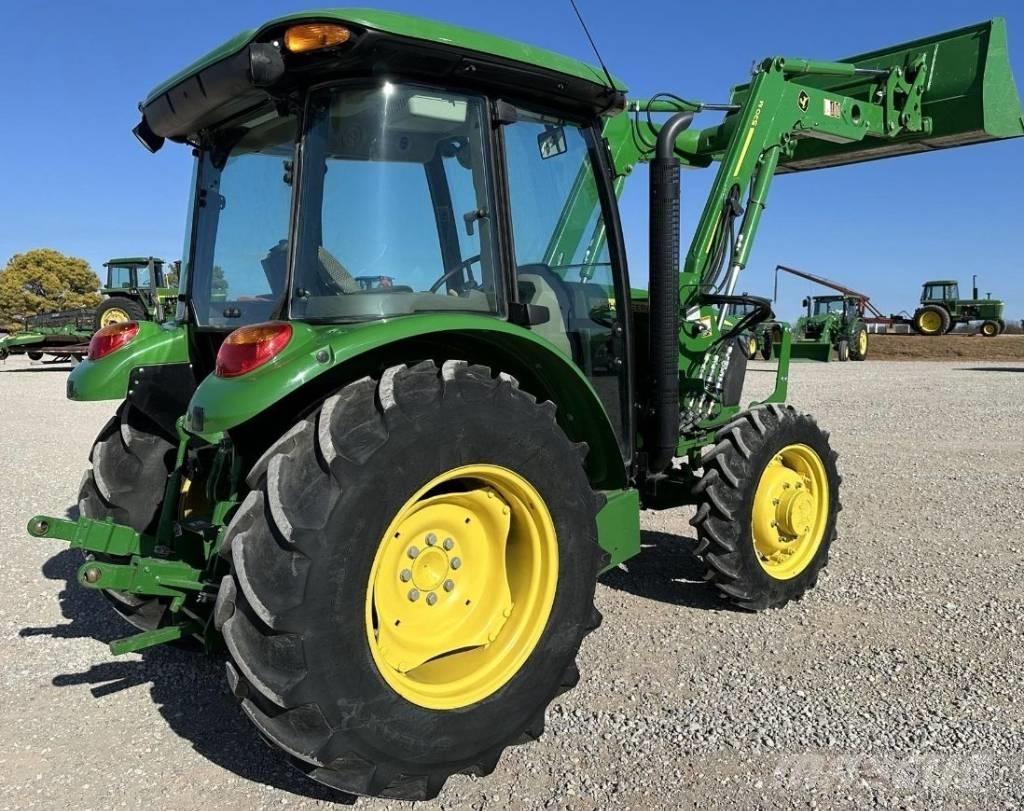 John Deere 5075 E Traktoriai