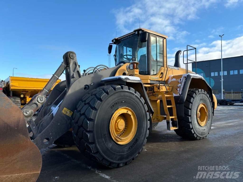 Volvo L 220 G Naudoti ratiniai krautuvai