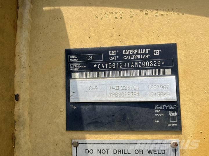 CAT 12 H Greideriai