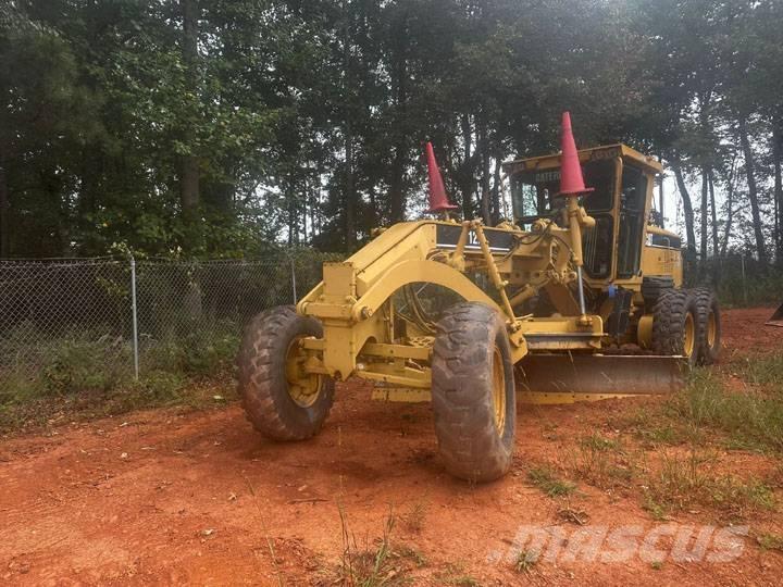 CAT 12 H Greideriai