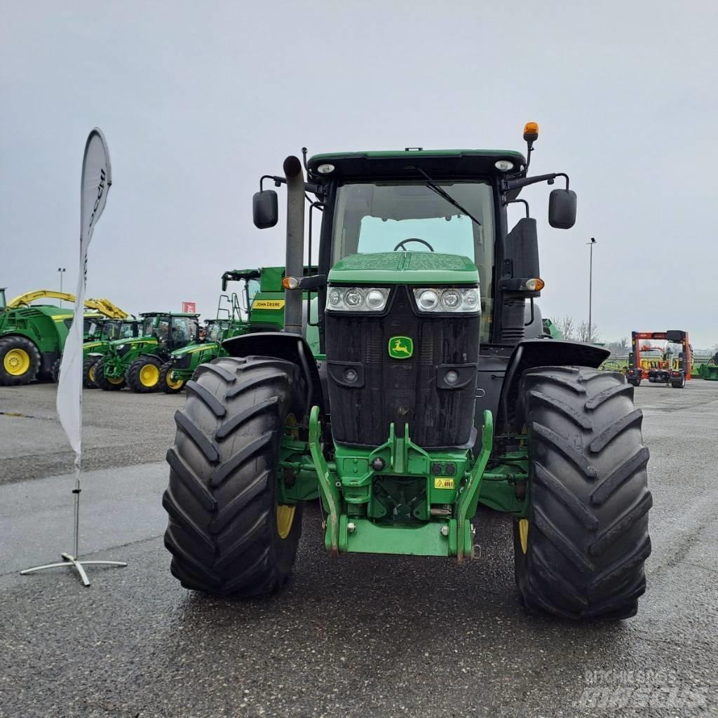 John Deere 7230 R Traktoriai