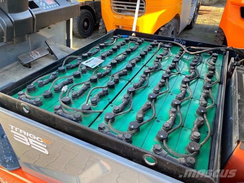 Toyota 8FBMT35 Elektriniai šakiniai krautuvai