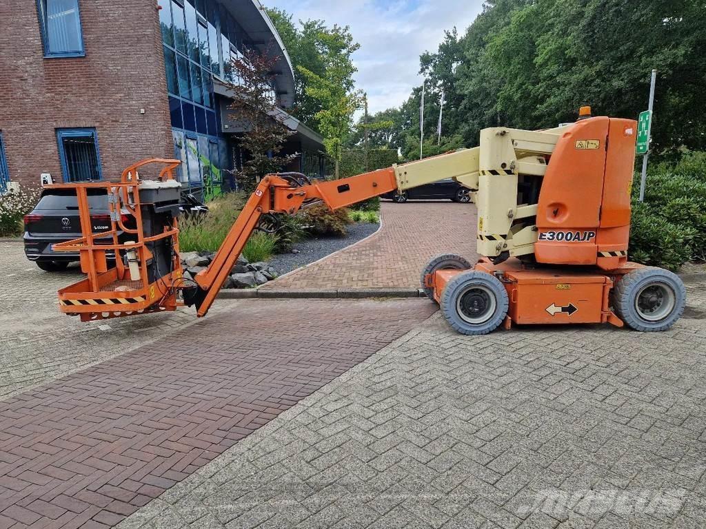 JLG E300AJP Alkūniniai keltuvai