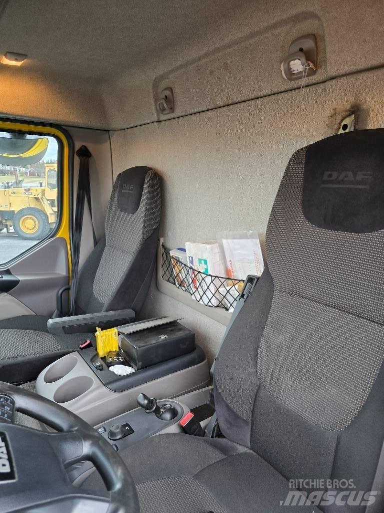 DAF LF 12.220 Sunkvežimiai su dengtu kėbulu