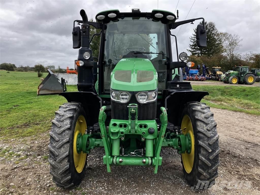 John Deere 6120M Traktoriai