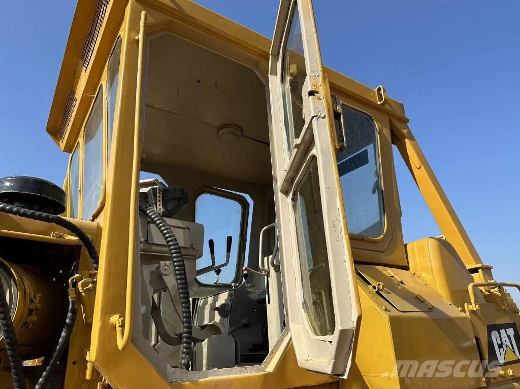 CAT D 8 K Vikšriniai buldozeriai