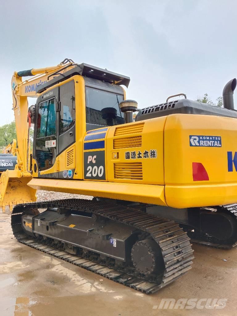 Komatsu PC200-8 Vikšriniai ekskavatoriai