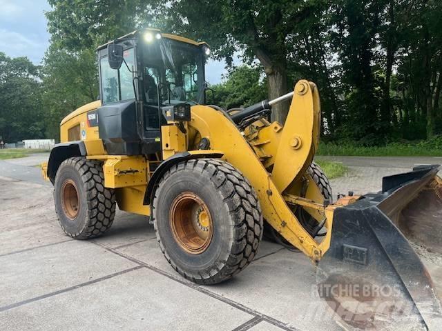 CAT 926 M Naudoti ratiniai krautuvai