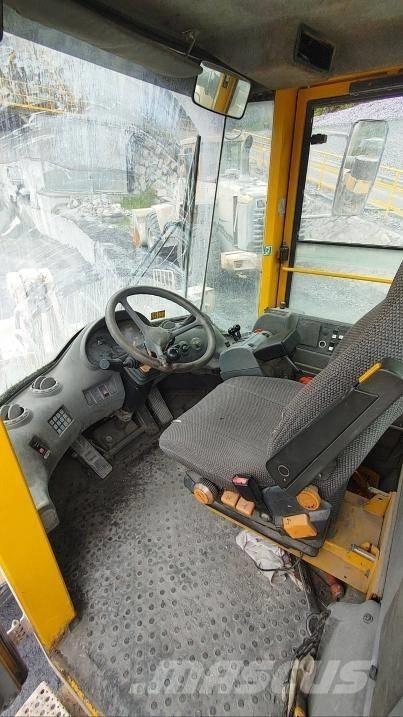 Volvo L 150 E Naudoti ratiniai krautuvai