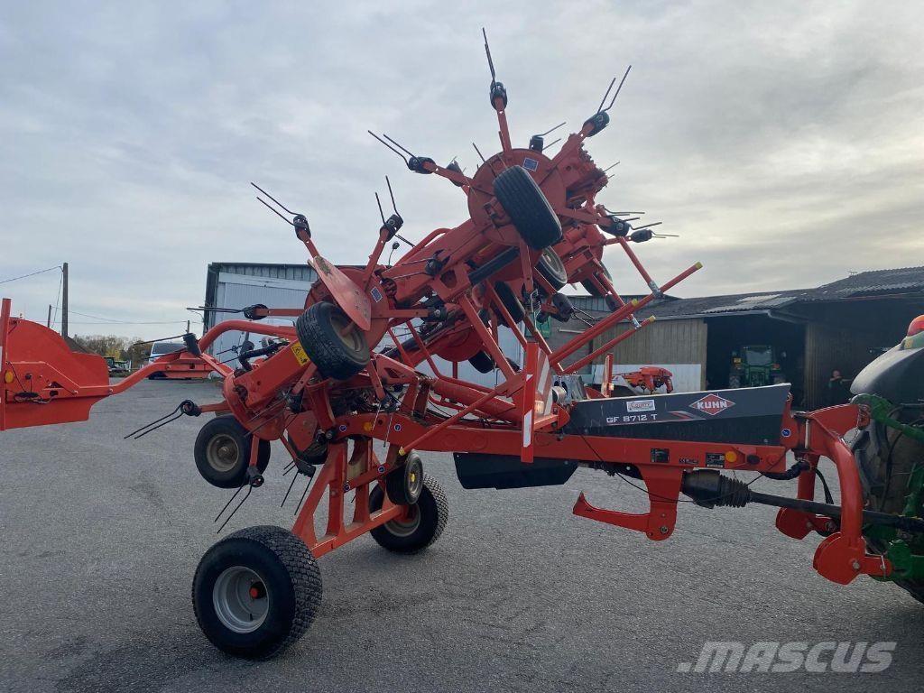 Kuhn GF8712T Šieno grėbliai ir vartytuvai