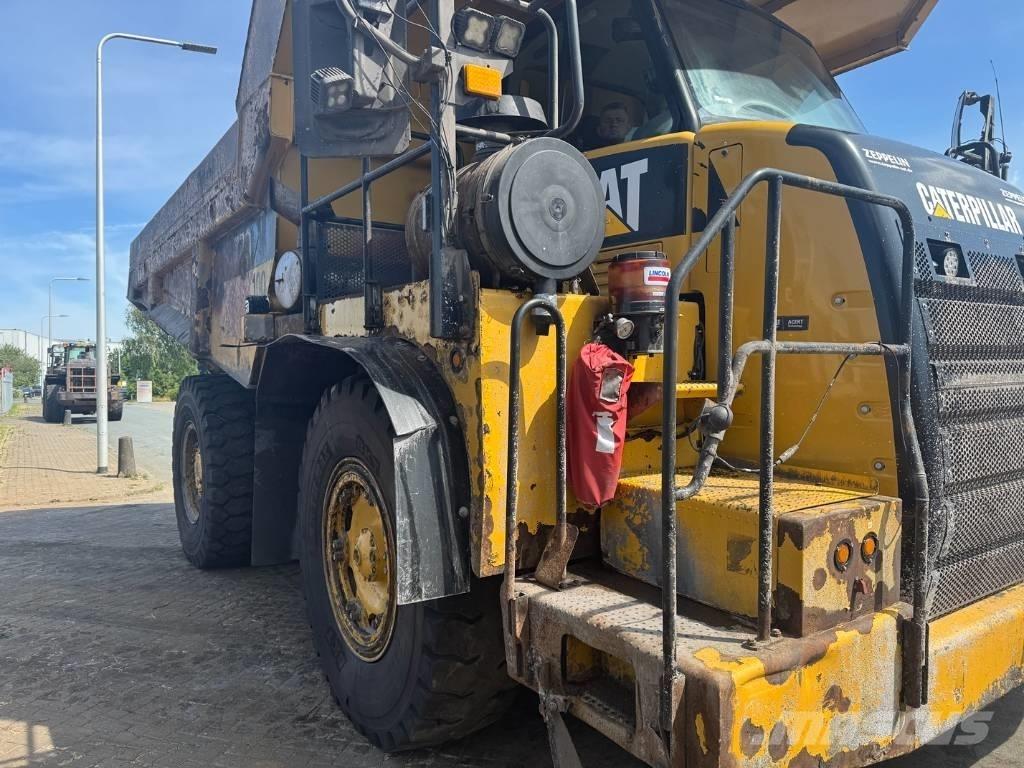 CAT 770 Atliekų išvežimo technika