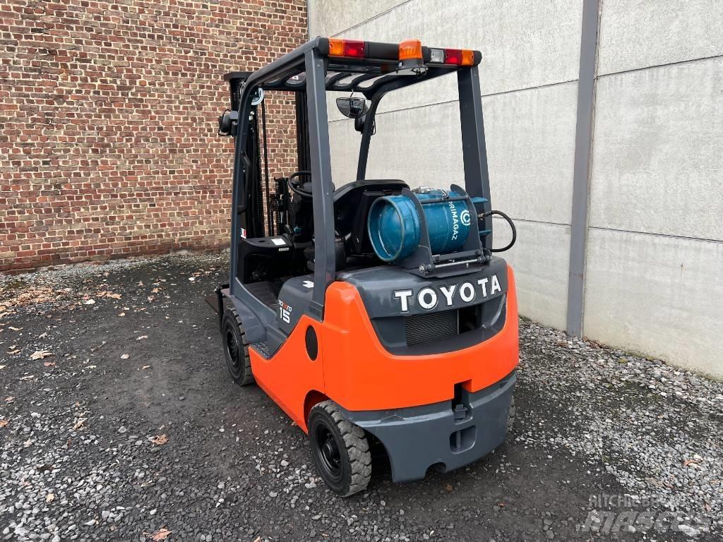 Toyota 02-8 FGF 15 LPG (dujiniai) krautuvai