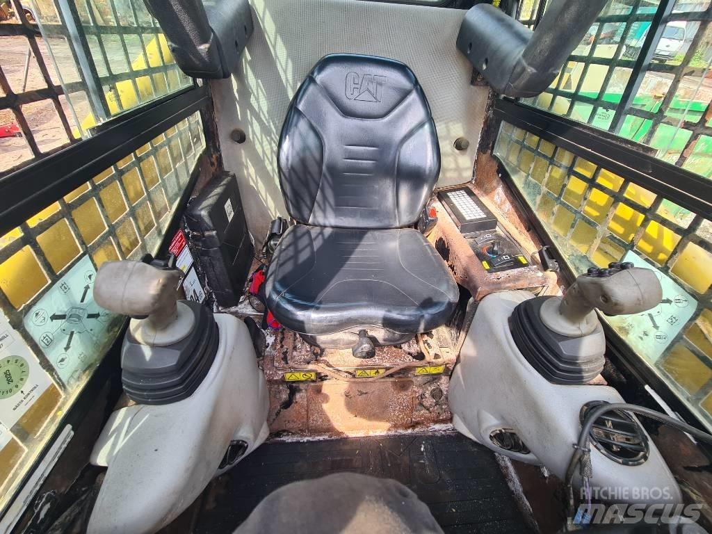 CAT 236 B Mini krautuvai
