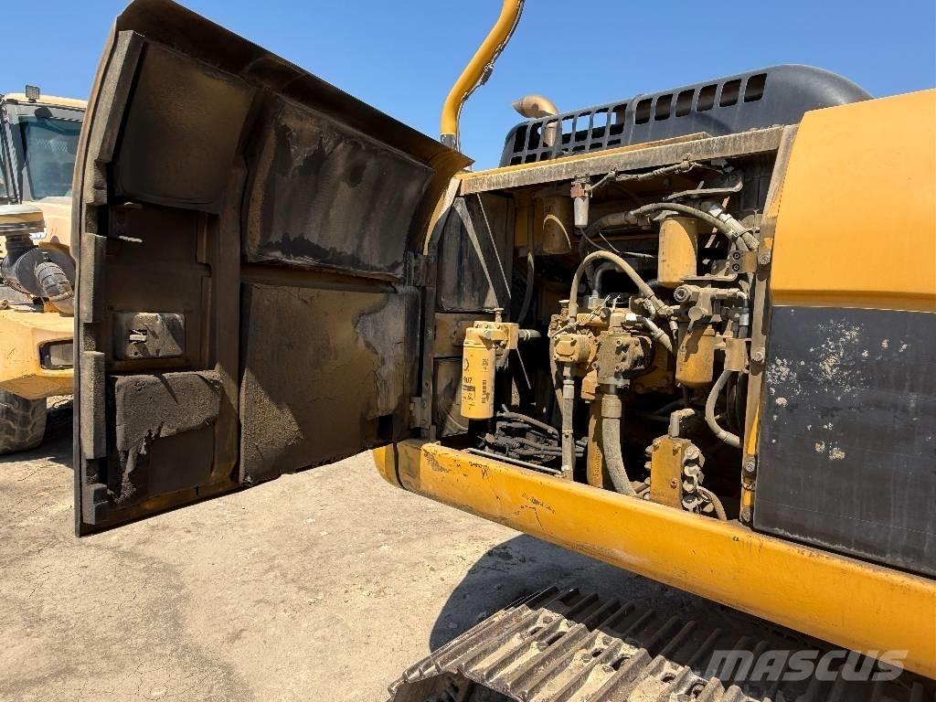 CAT 324 D Vikšriniai ekskavatoriai