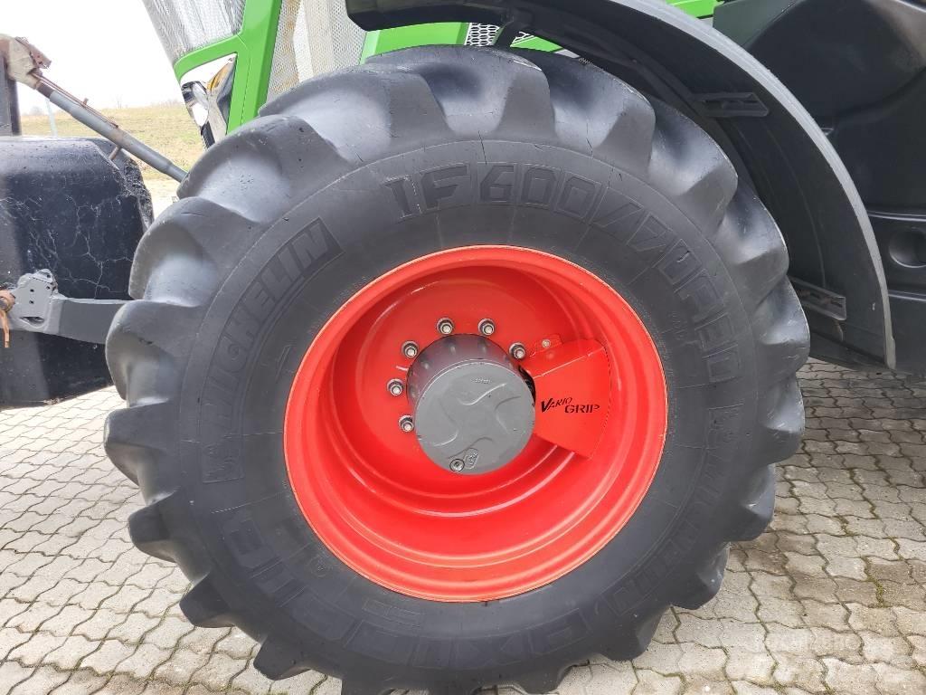Fendt 828 Vario Traktoriai