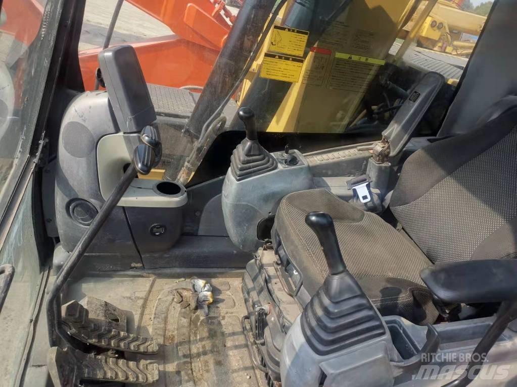 CAT 312 D Vidutinės galios ekskavatoriai 7-12 t