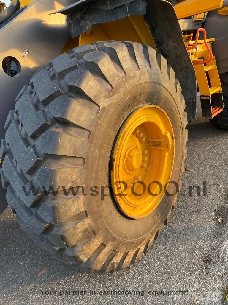 Volvo L 120 H Naudoti ratiniai krautuvai