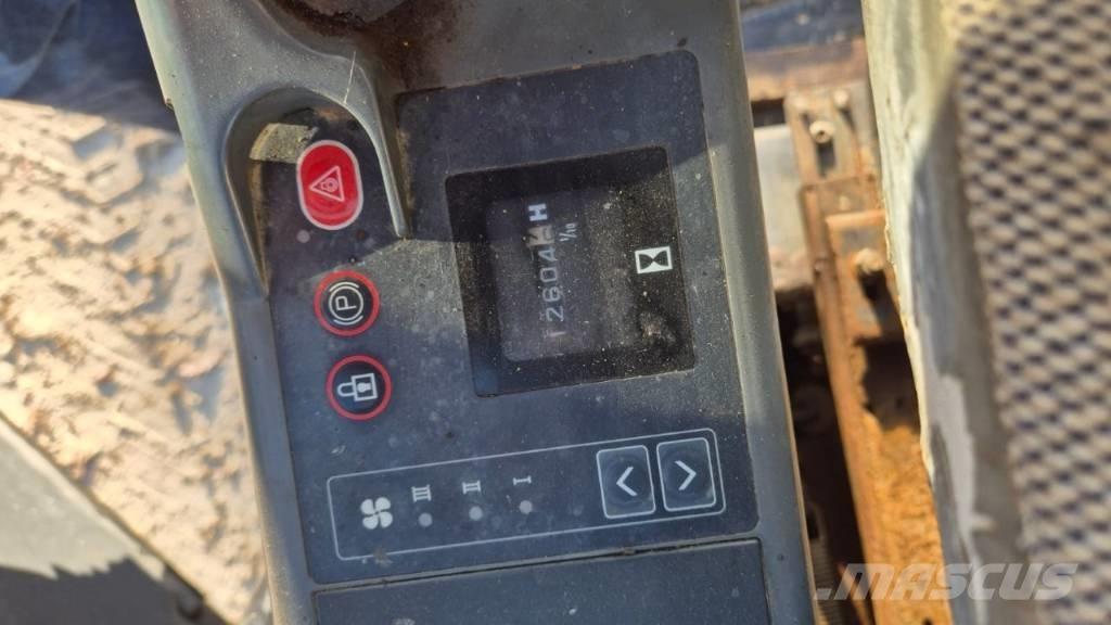 JCB JS 130 Vikšriniai ekskavatoriai