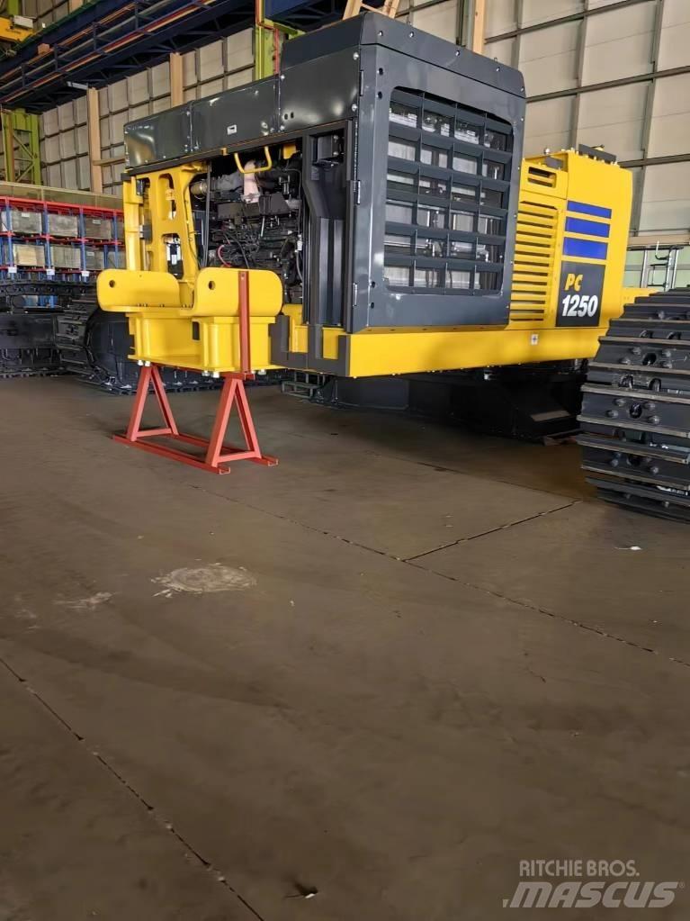 Komatsu 1250 Vikšriniai ekskavatoriai