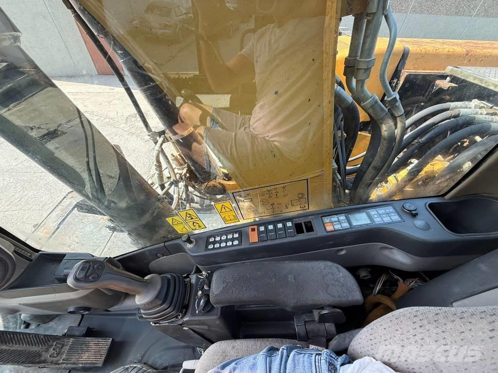 CAT M 322 D Ratiniai ekskavatoriai