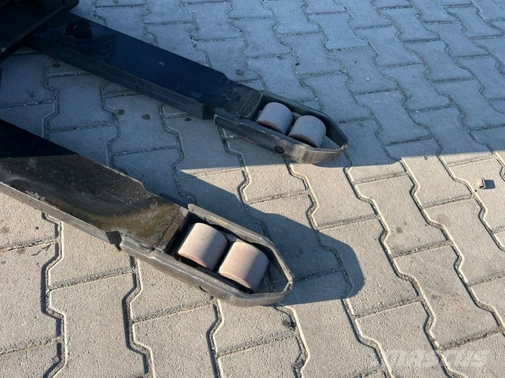 Toyota SPE 140 Rankiniai vėžimėliai