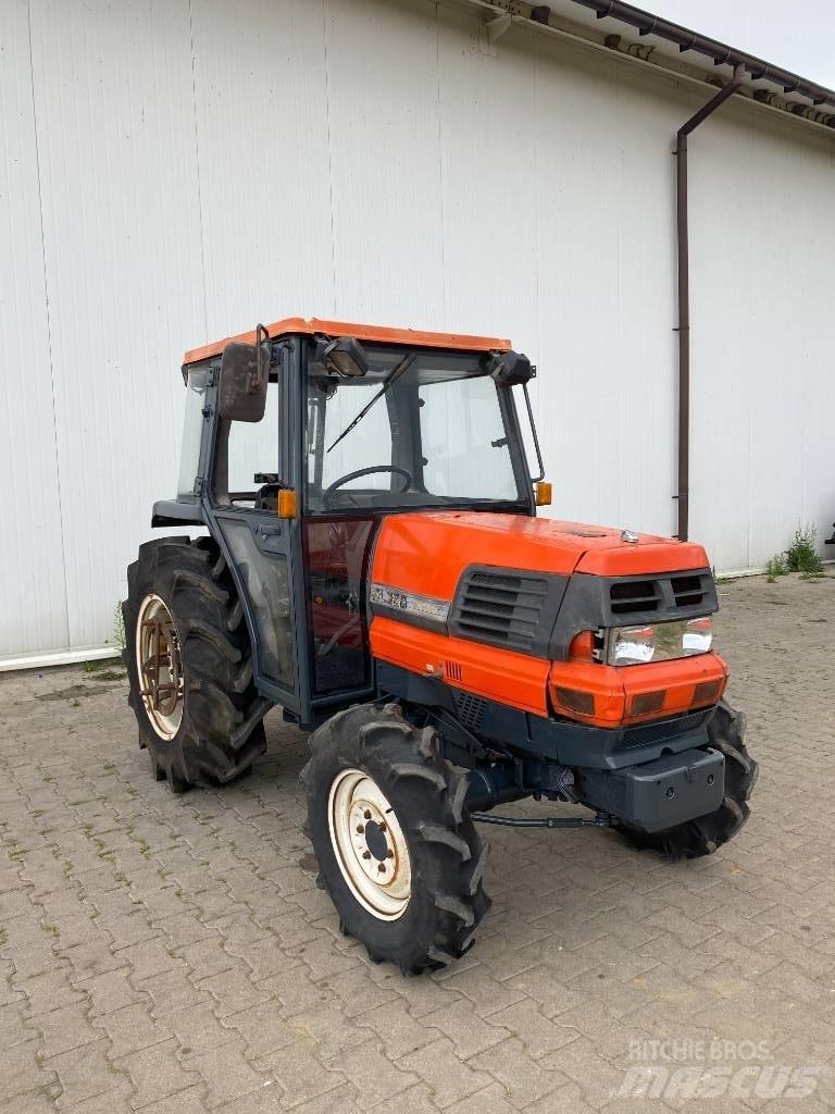 Kubota GL 320 Naudoti kompaktiški traktoriai