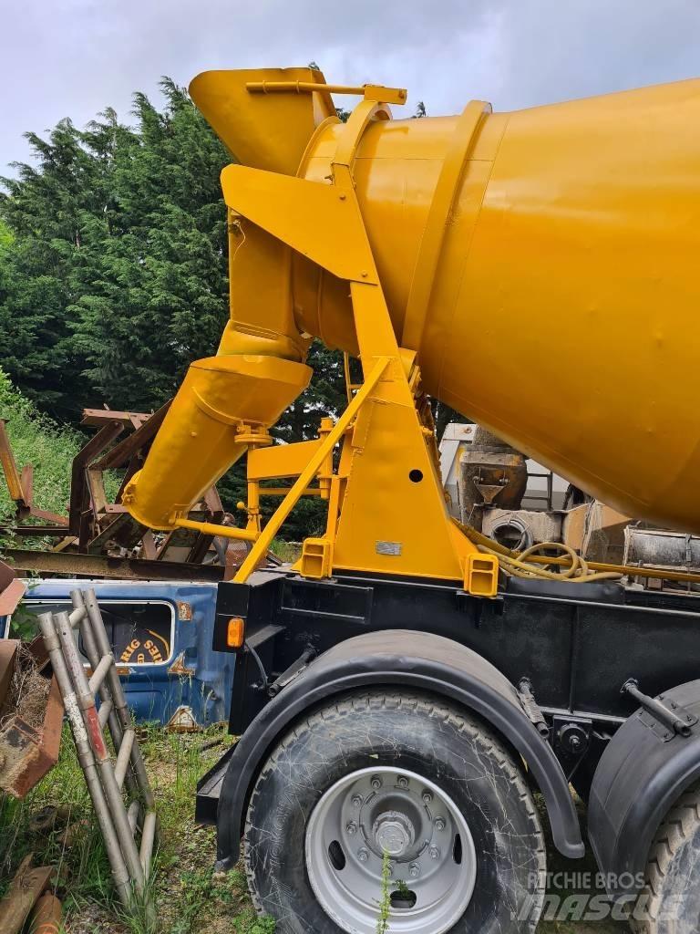  Concrete Mixer Kitos priekabos