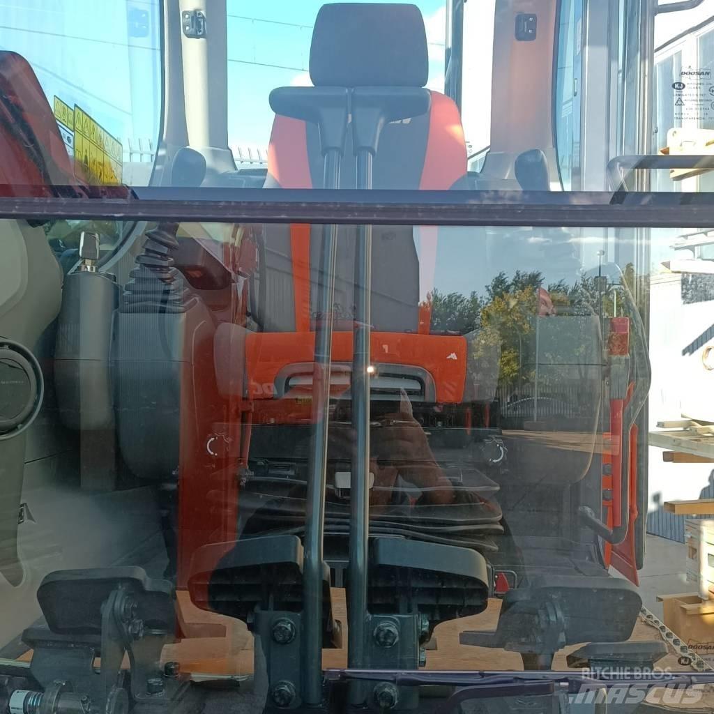 Doosan DX235NLC-5 Vikšriniai ekskavatoriai