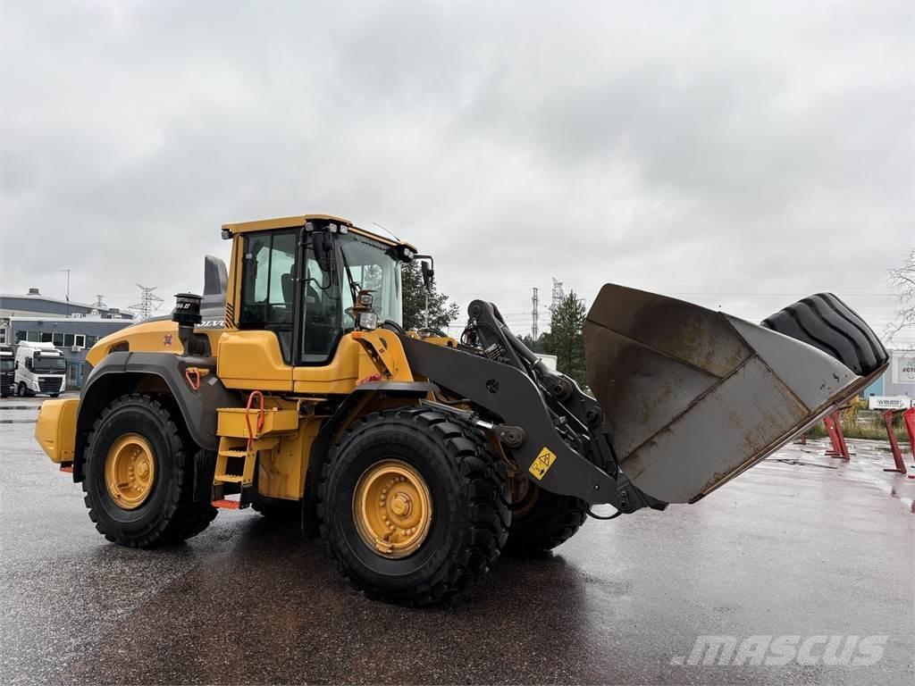 Volvo L110H Naudoti ratiniai krautuvai