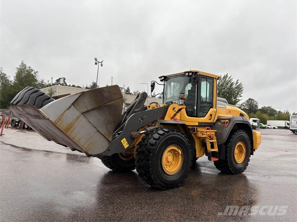 Volvo L110H Naudoti ratiniai krautuvai