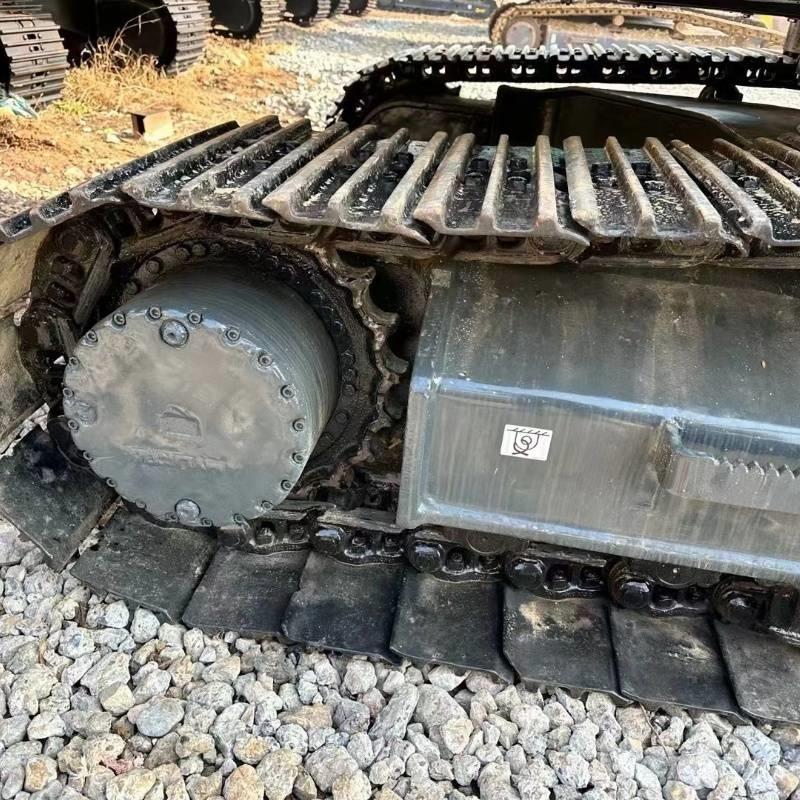 Hyundai R225 Vikšriniai ekskavatoriai