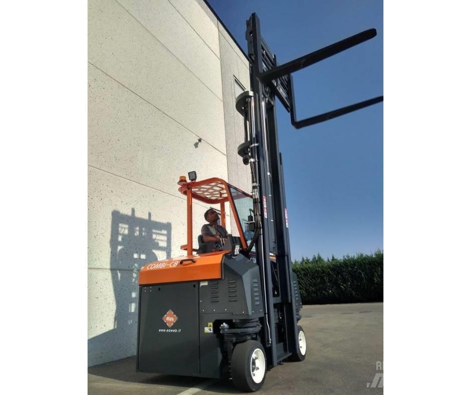 Combilift C3000CBE Siaurų praėjimų krautuvai