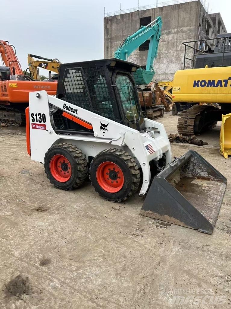 Bobcat S 130 Krautuvai su šoniniu pasukimu
