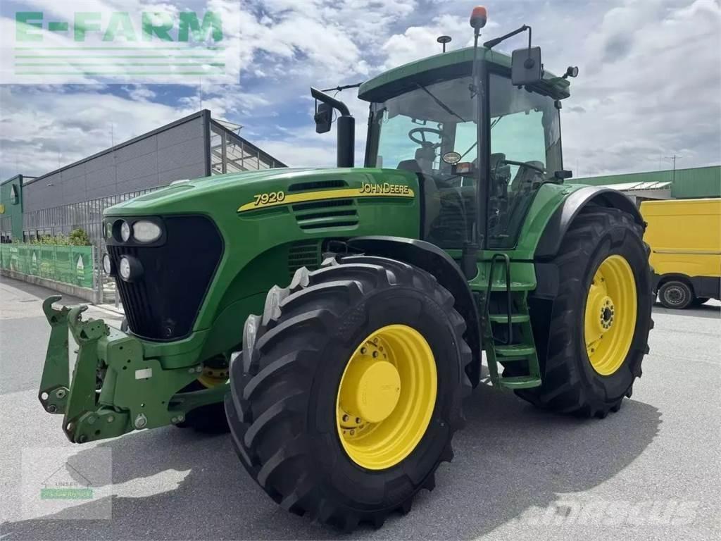 John Deere 7920 Traktoriai