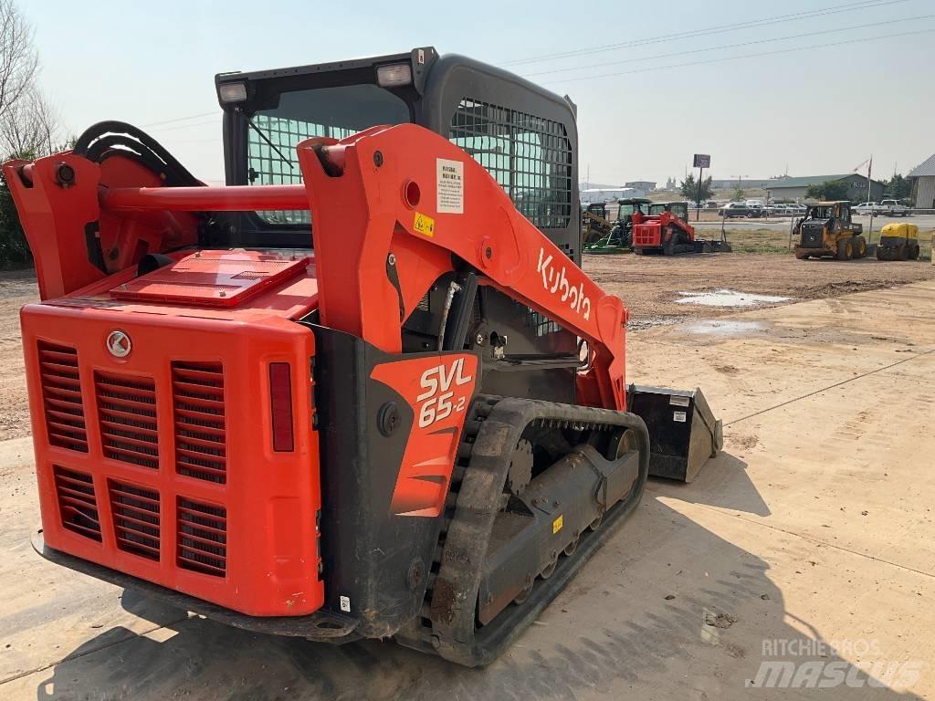 Kubota SVL65-2 Krautuvai su šoniniu pasukimu