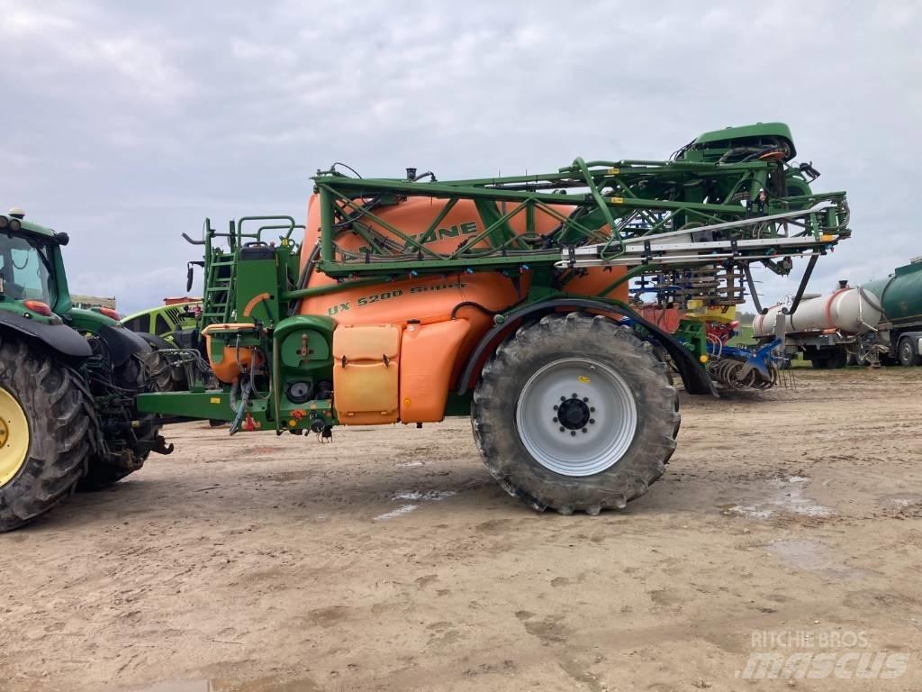 Amazone UX 5200 Prikabinami purkštuvai
