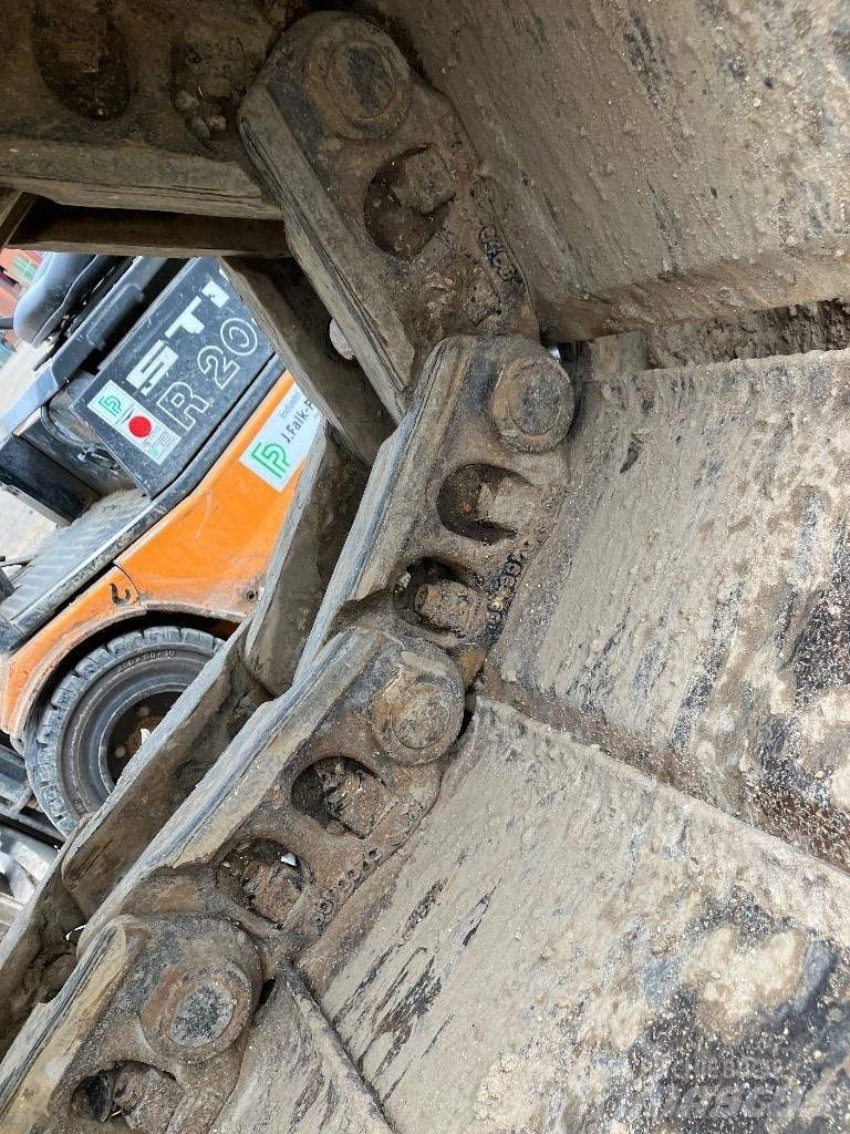 CAT 326 Vikšriniai ekskavatoriai