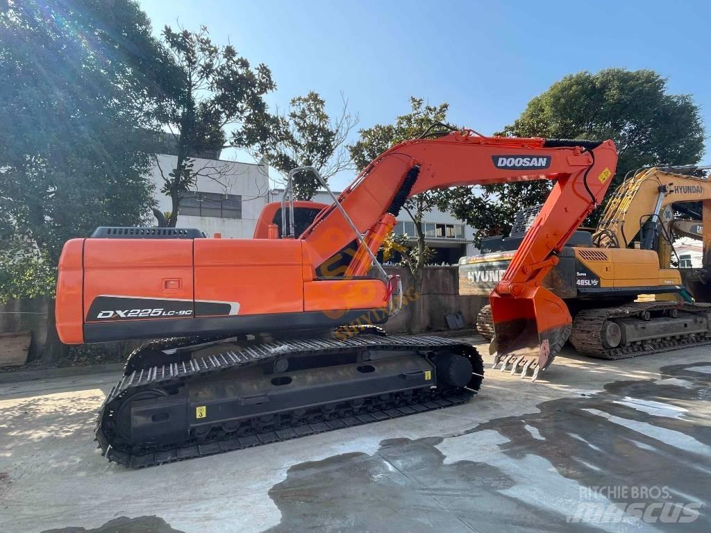 Doosan DX 225 LC Vikšriniai ekskavatoriai