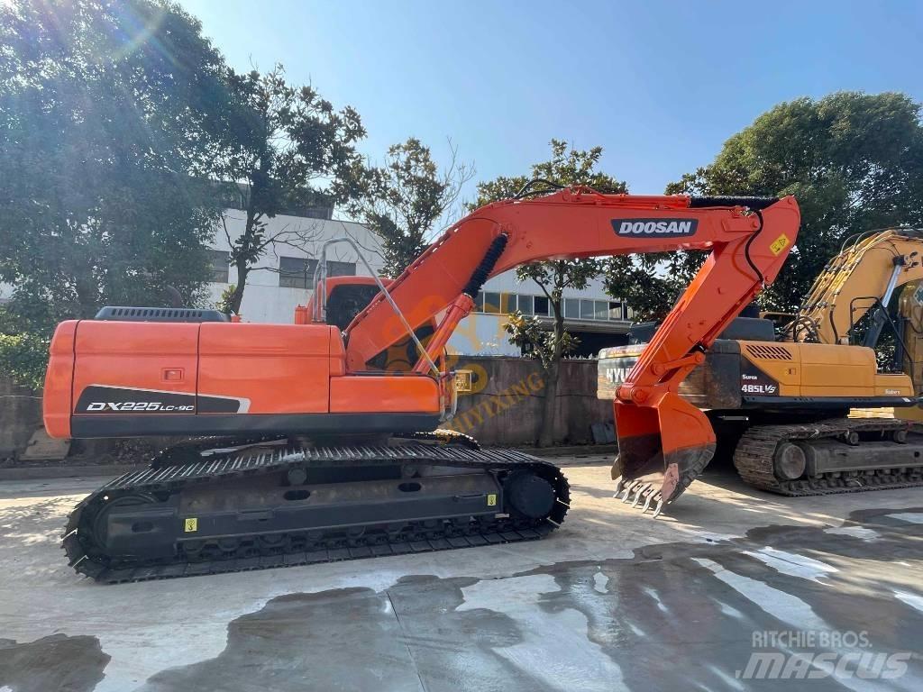 Doosan DX 225 LC Vikšriniai ekskavatoriai