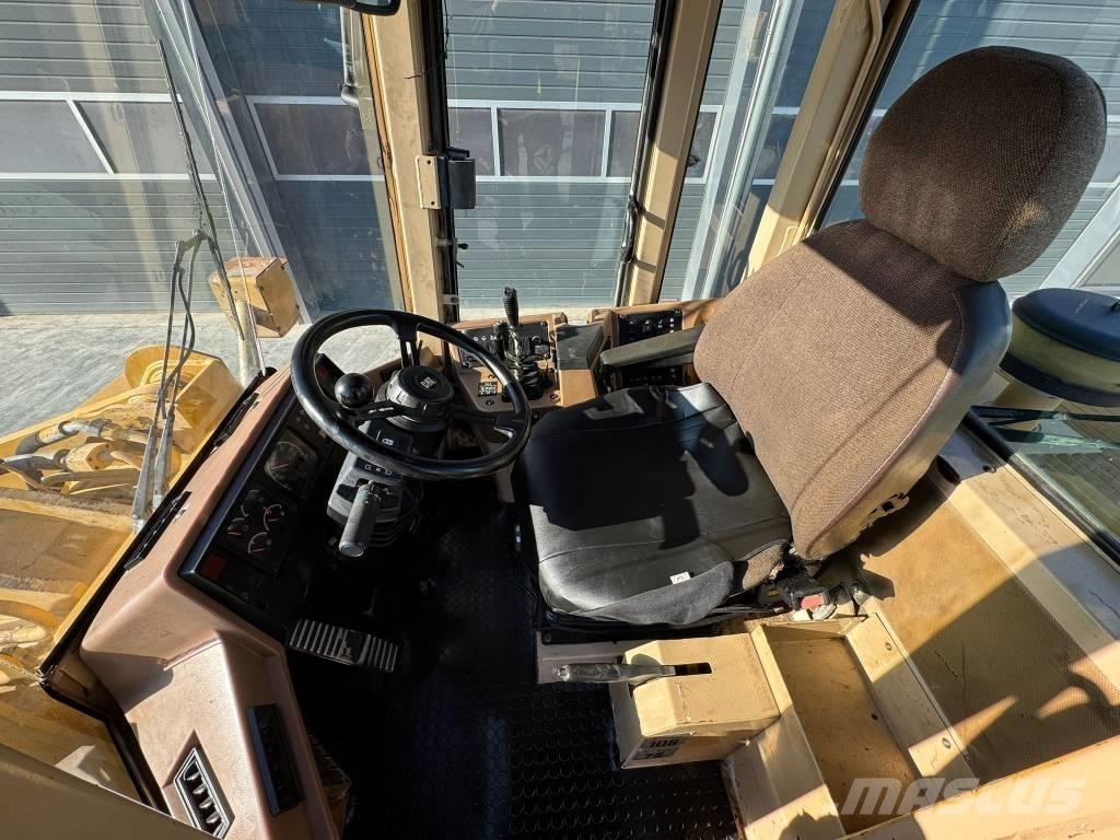 CAT 938 F Naudoti ratiniai krautuvai